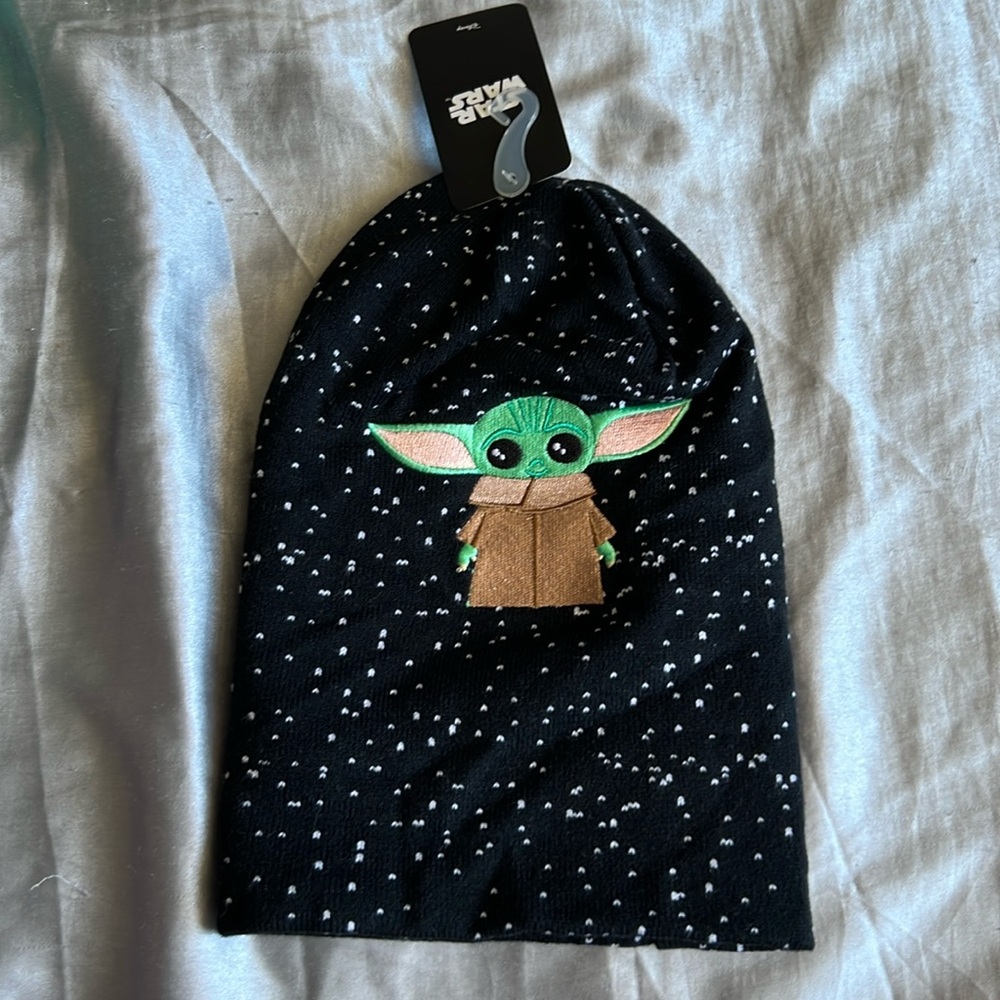 BABY GROGU STAR WARS EMBROIDERED BEANIE